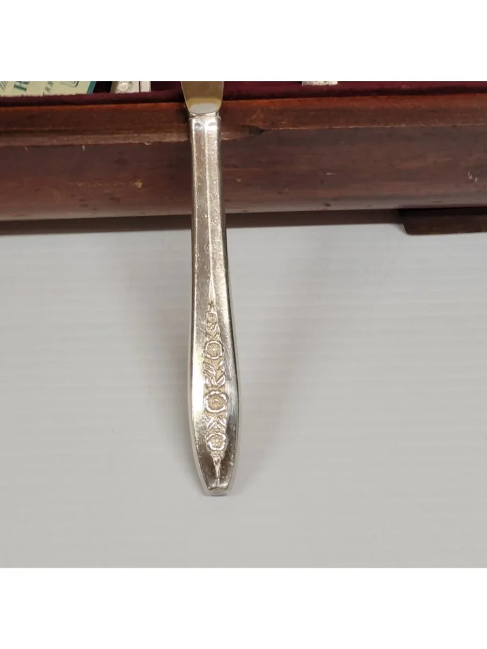 Wm Rogers Son Primrose 53 Pc IS Flatware SilverPlate 1950s In Wooden Chest